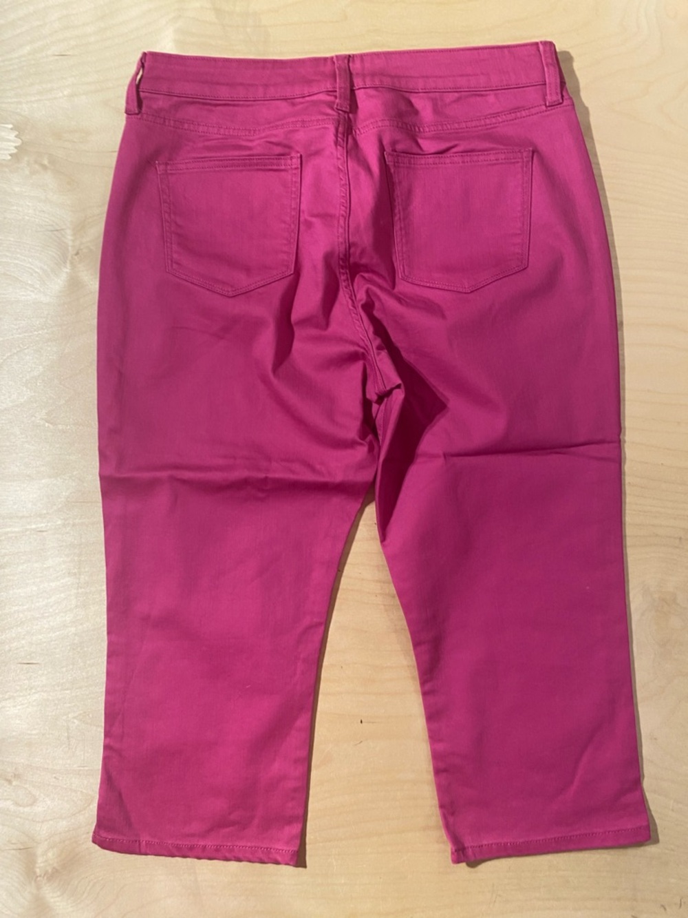 St. John’s Bay Capri Mid-Rise Crop Jeans - Fuchsia Pink 14 (RC) - Picture 7 of 8